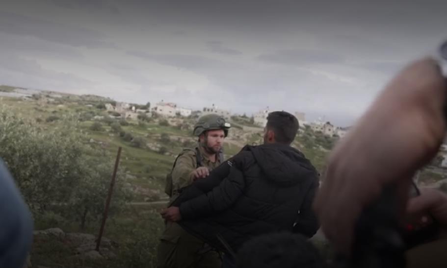 Израелски војници приведоа екипа на CNN, која известувала за нападот врз Палестинците (ВИДЕО)