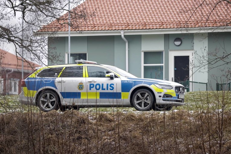 Монструм од Шведска: Со години ја присилувал сопругата да има секс со 120 мажи и на тоа заработувал