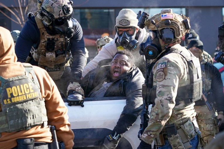 Судијка ја поништи одлуката на Трамп: Илјадници мигранти сепак може да останат во САД