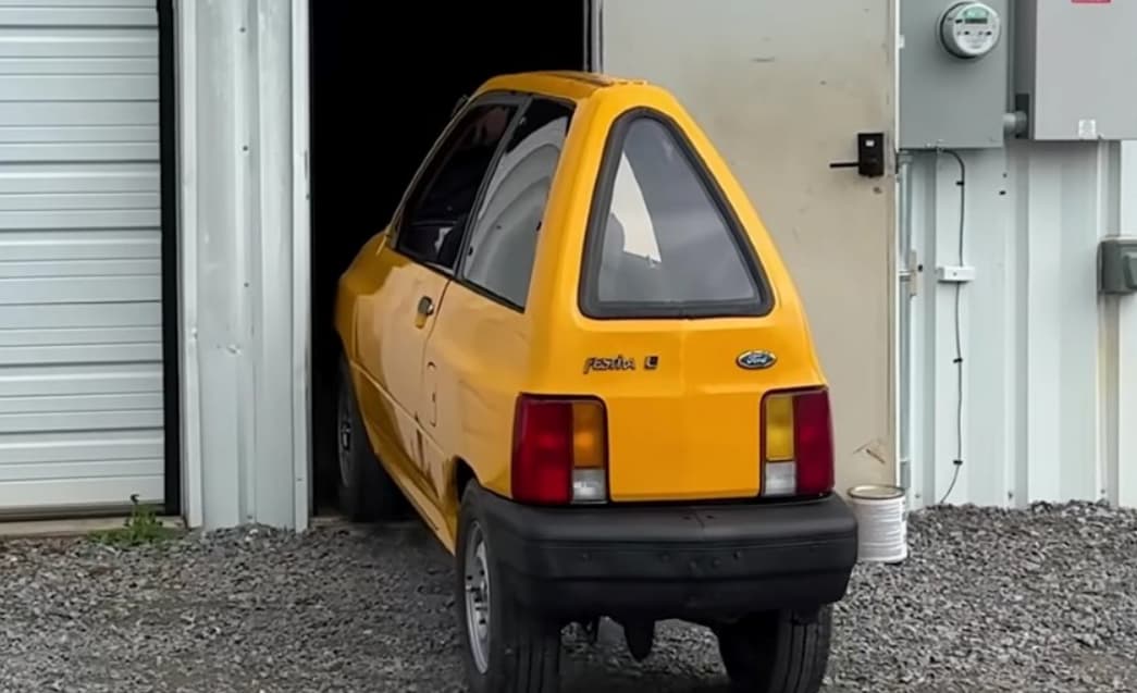 Направил најтесен автомобил на светот, сите му честитаат на квалитетната изработка (ВИДЕО)