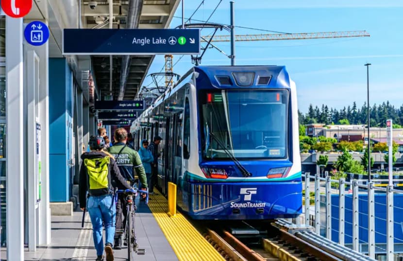 Се обидел да турне човек под воз- полицијата го пронашла и ќе го судат за обид за убиство (Вознемирувачко видео)