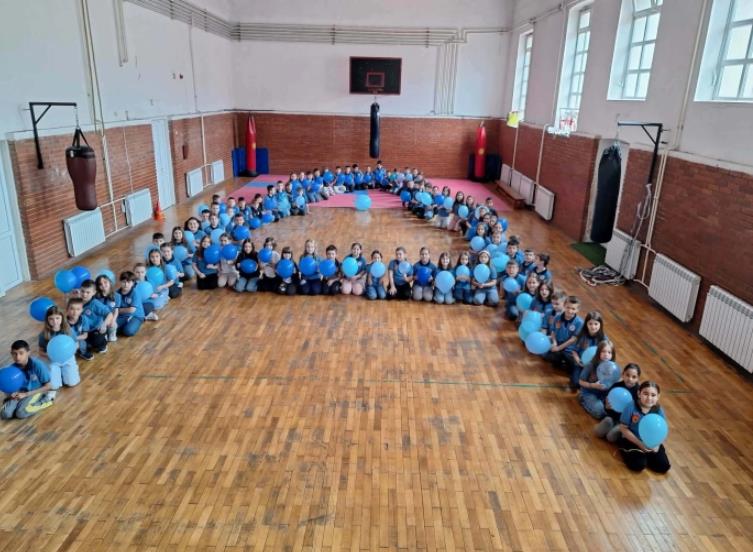 „Светот е поубав кога сме сите заедно“ – ООУ „Св. Јоаким Крчовски“ го одбележа Денот на аутизмот