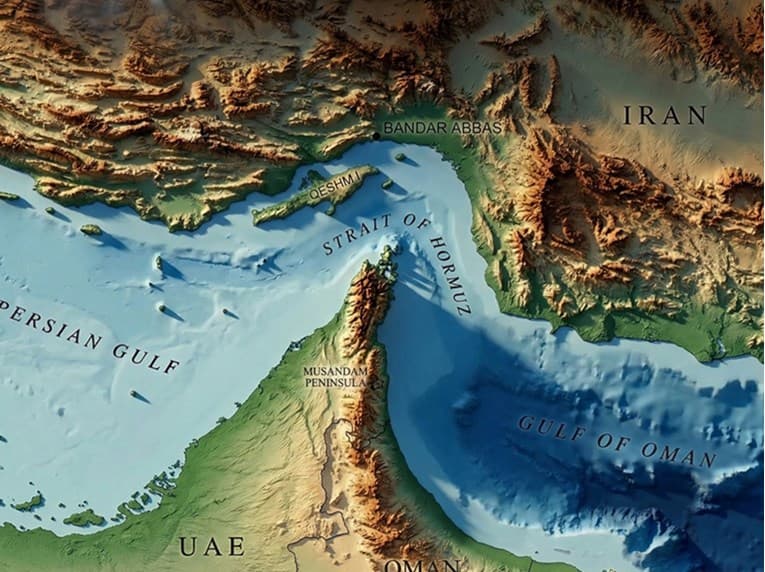 Грчки и либериски бродови се првите два кои го поминаа Ормутскиот теснец
