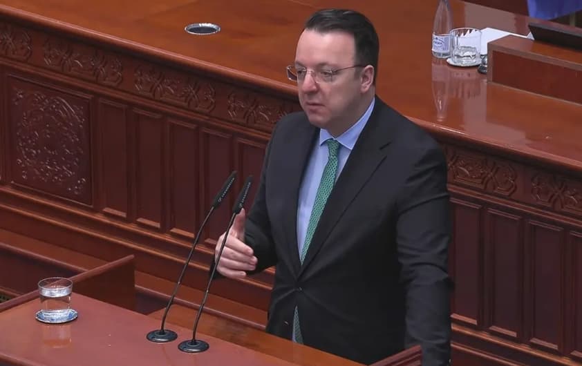 Николоски: Дали Арбен Таравари се уште е во заложништво од скандалот со Ѓока?