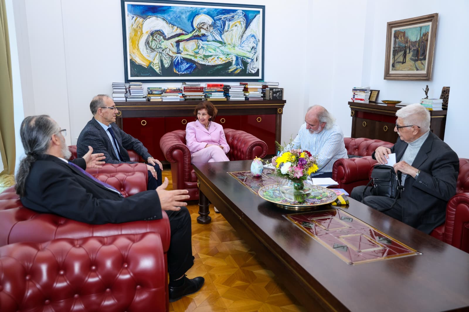 Сиљановска-Давкова прими претставници на Иницијативниот одбор за именување на големата концертна сала во Македонската филхармонија со името „Маестро Ванчо Чавдарски“