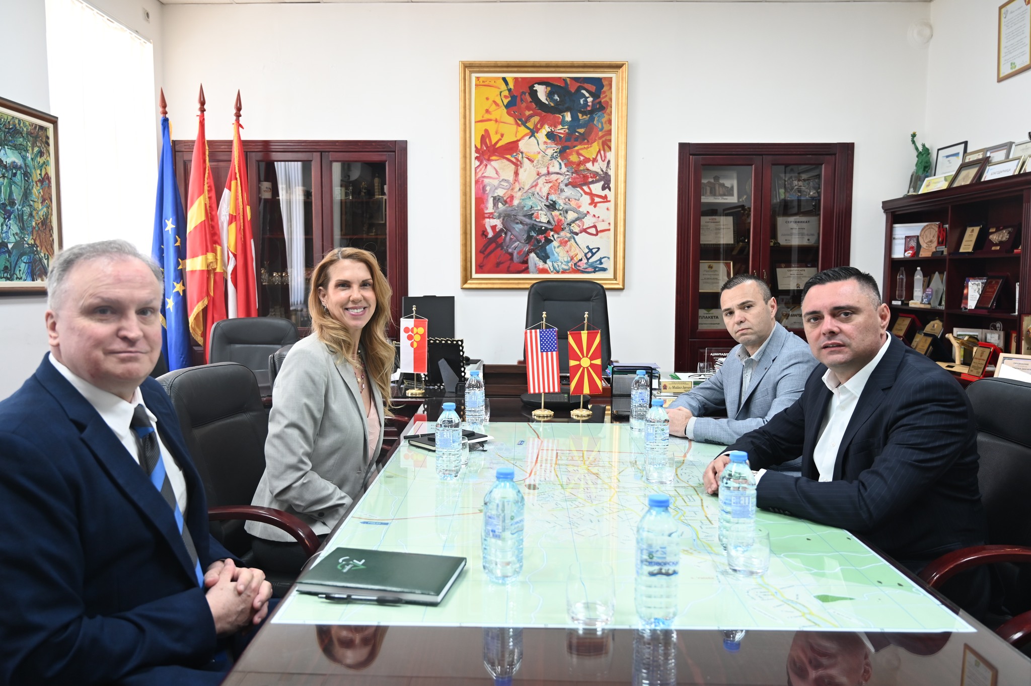 Градоначалникот Јанчев оствари средба со амбасадорката на САД во Македонија