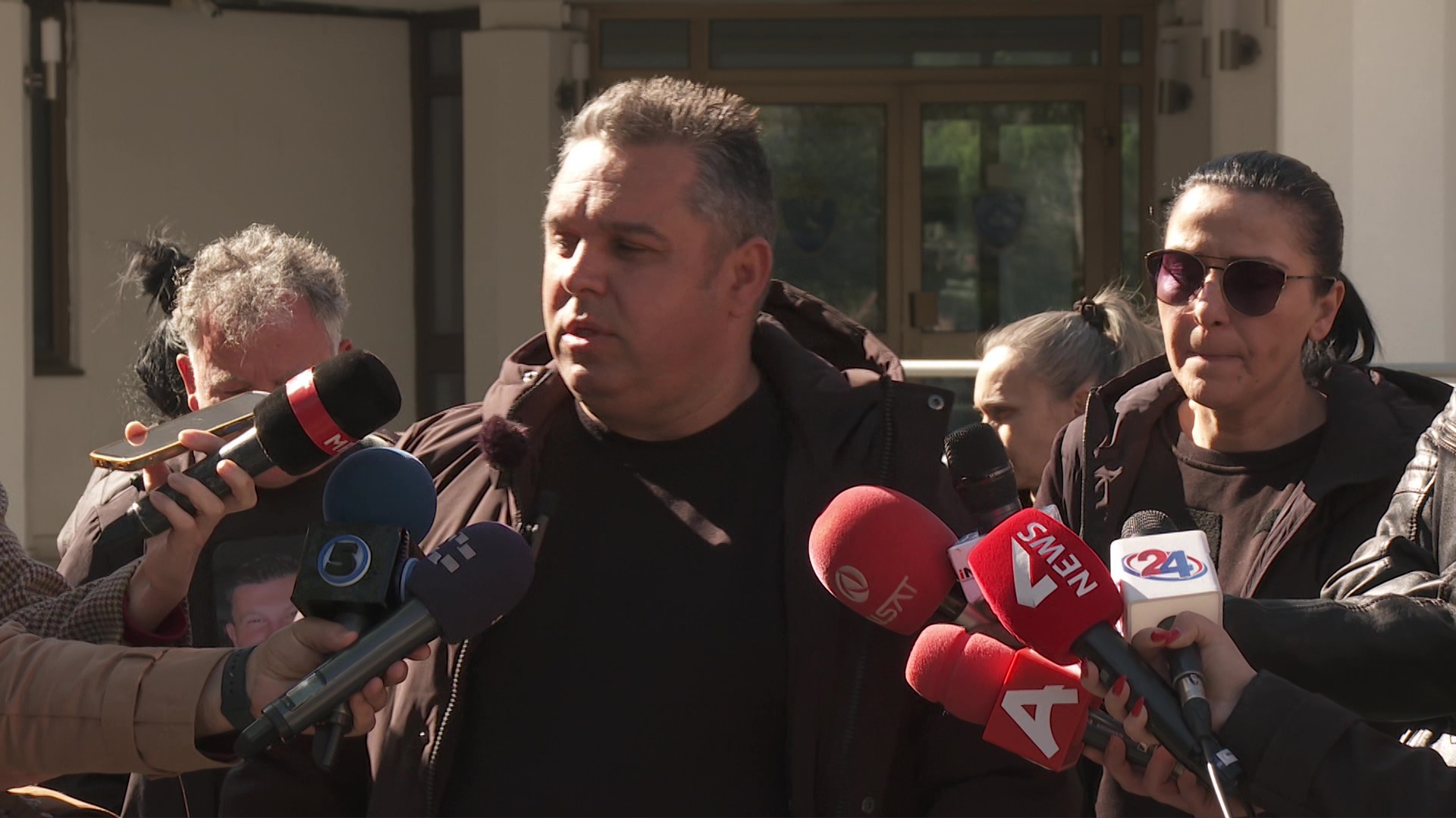 Родителите на жртвите од Кочани се сретнаа со директорот на судска медицина