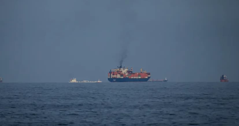 Кинески танкер под санкции на САД го помина Ормутскиот теснец и покрај блокадите