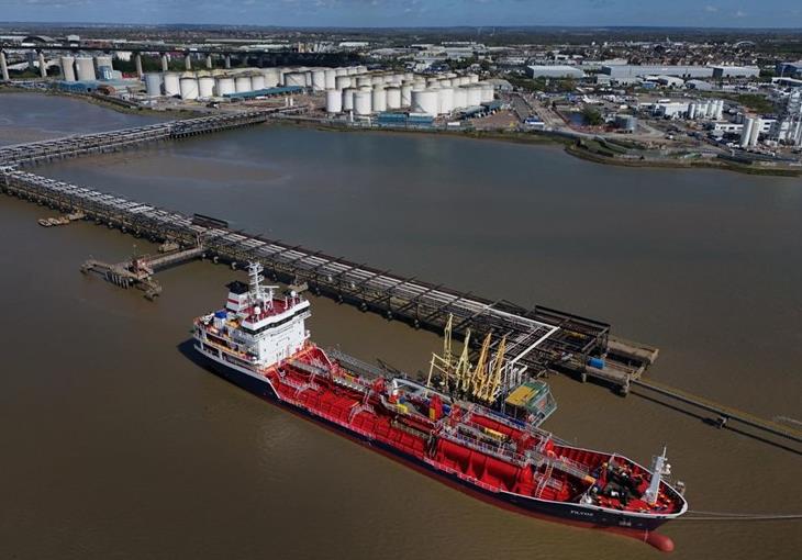 Иран ги доби првите приходи од бродовите што поминуваат низ Ормуска Теснина