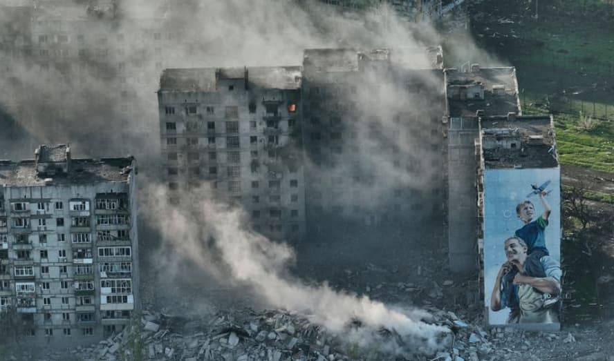 Русите гаѓале електро енергетски објект во Чернигов- 380.000 луѓе останаа без струја