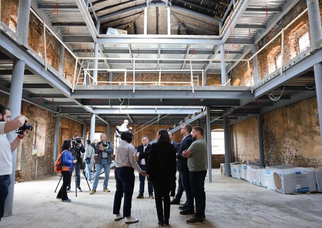 Љутков: Во тек реконструкција на објектот на старото училиште во Љубојно и конзервација на црквата во Курбиново