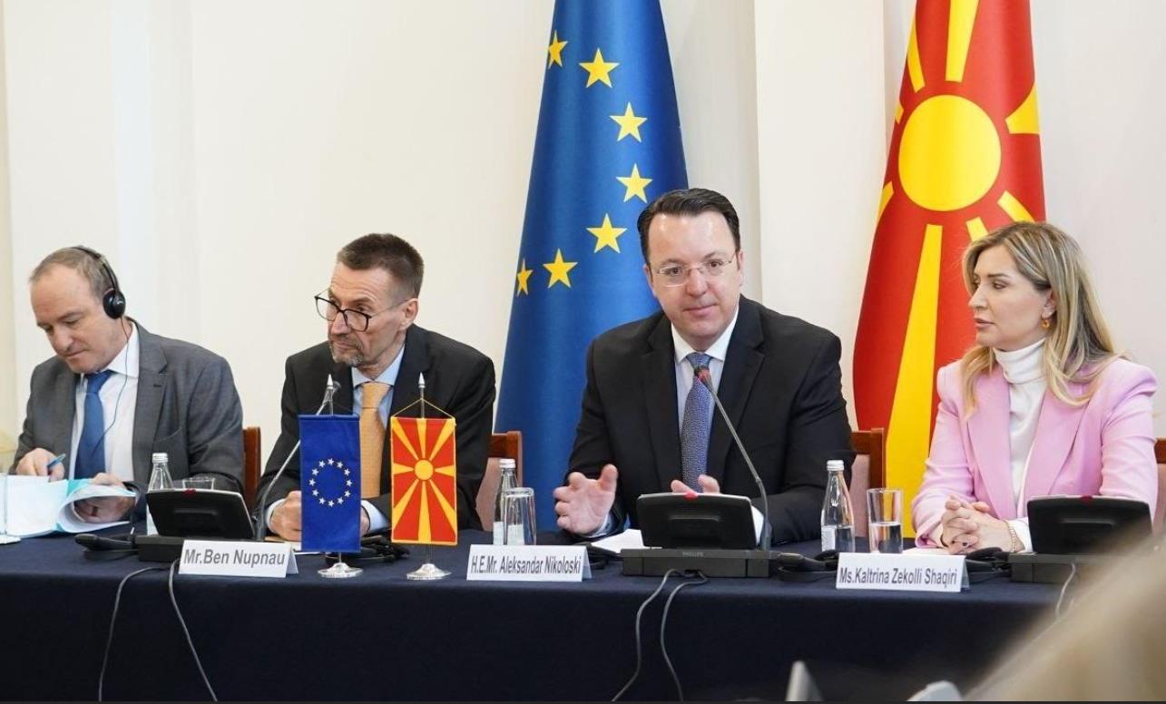 Николоски: Коридор 8 го градиме со силна динамика, автопатите и железницата ќе ги изградиме во предвидените рокови