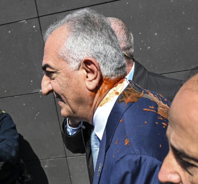 Реза Пахлави нападнат во Берлин