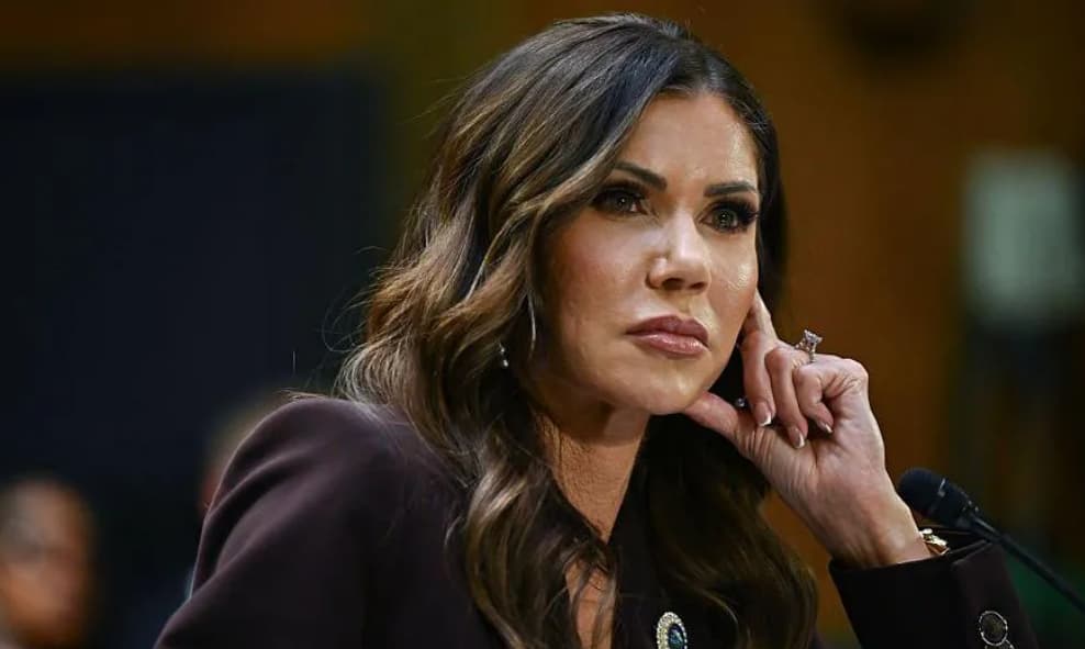 Ѝ украл чантичка „Гучи“ на американска министерка- доби три години затвор