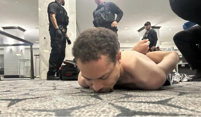 Напаѓачот од Вашингтон обвинет за обид за убиство на Трамп