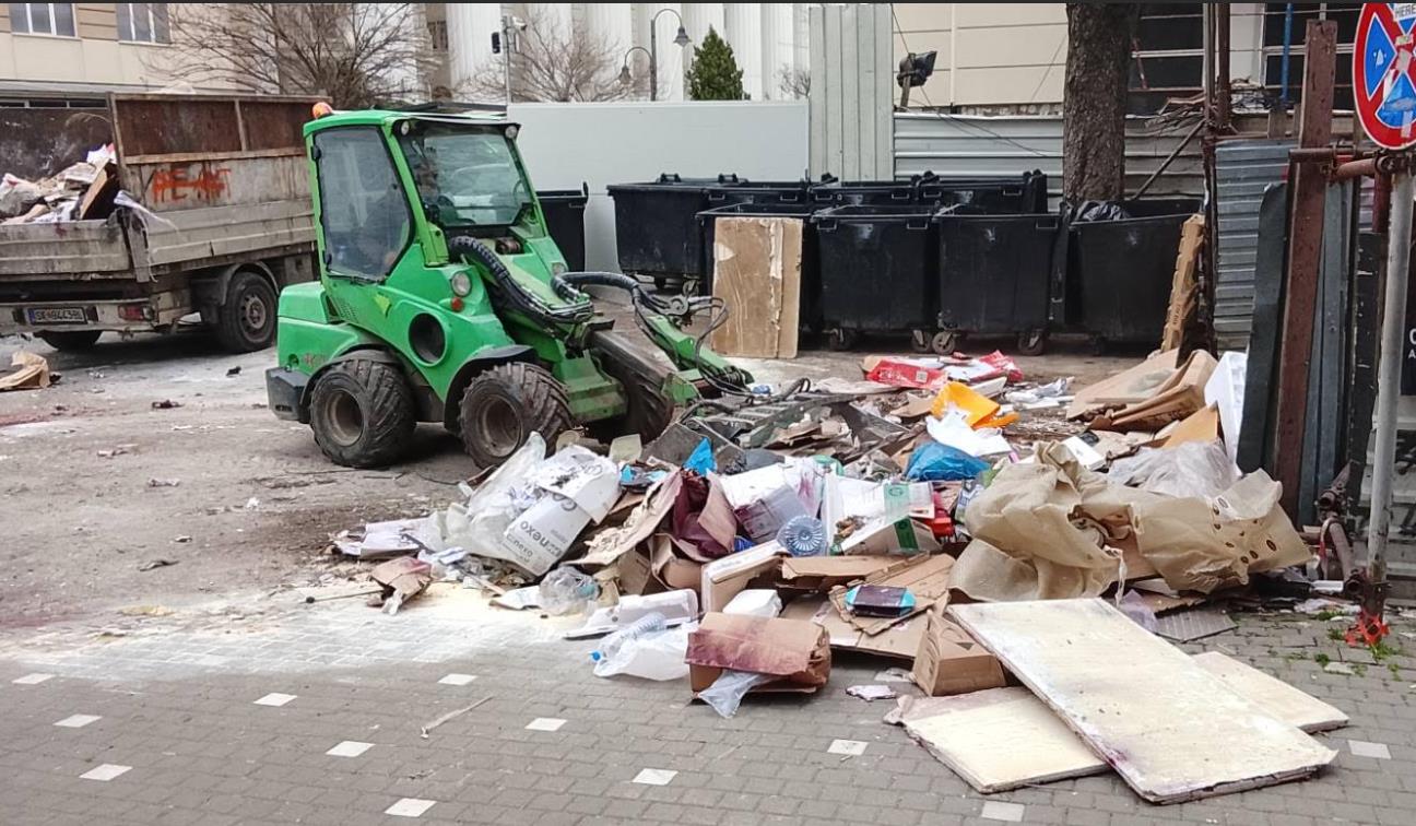 ЈП Комунална хигиена-Скопје отстрани 620 кубни метри отпад од диви депонии