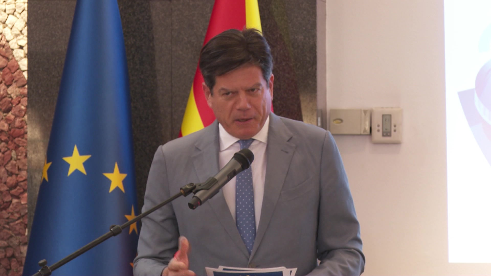 Рокас предупредува дека неисполнувањето на реформите може да доведе до губење на средствата од планот за раст