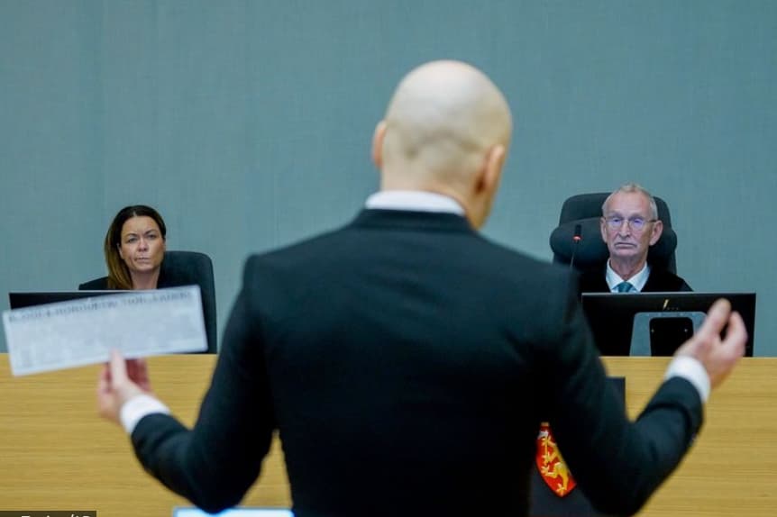 Монструмот Брејвик, кој уби десетици млади во Норвешка, си го смени името