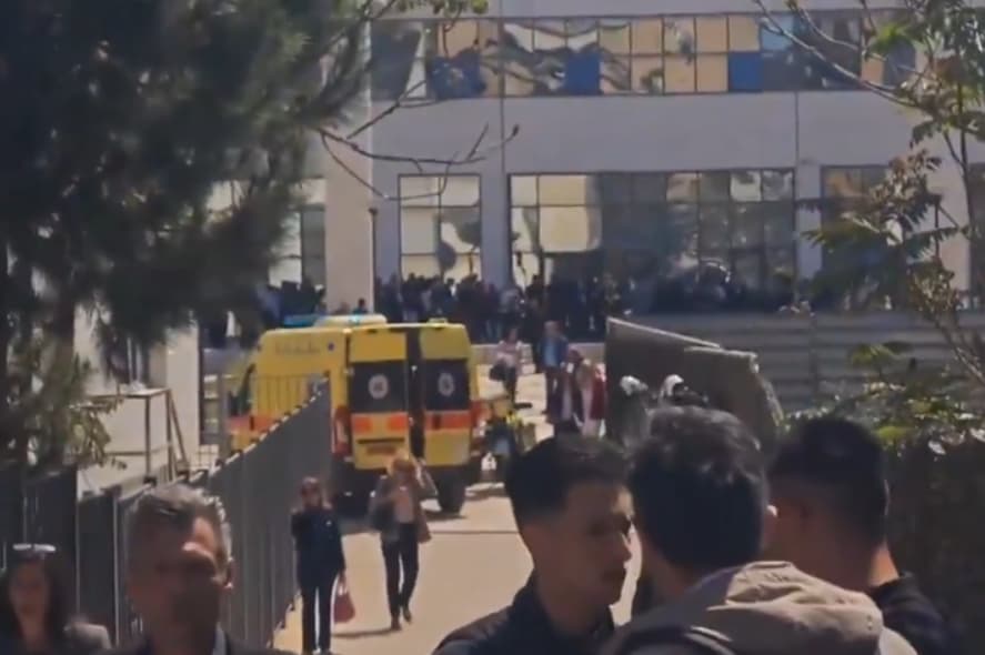 Драма во Атина поради 89 годишен старец: Откако застрела неколку луѓе во институции, се обидел да избега во Италија (ВИДЕО)