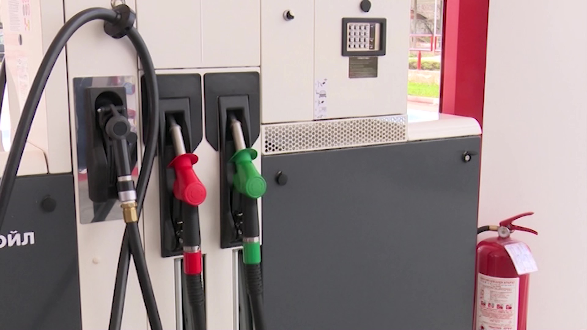 Владата засега не размислува за повторно намалување на ДДВ-то за дизелот