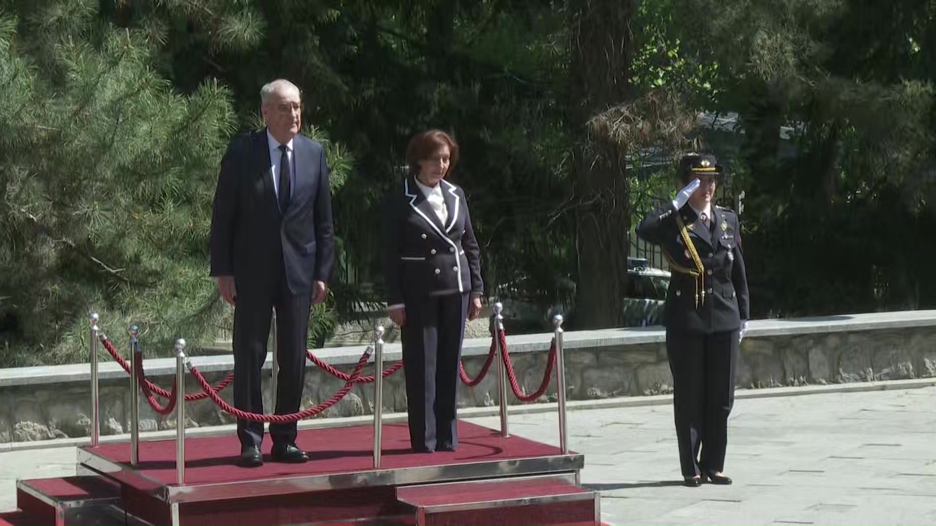 Претседателот на Швајцарската Конфедерација,Ги Пармелан во прва официјална посета на Македонија