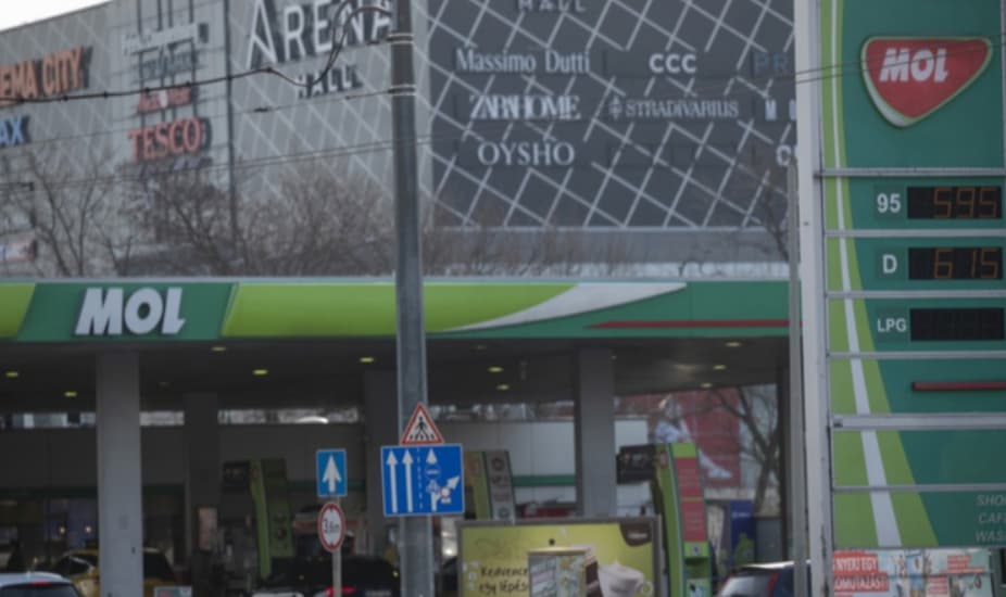 ЕУ поведе постапка против Унгарија и Словачка за продавање поскапи горива на странците