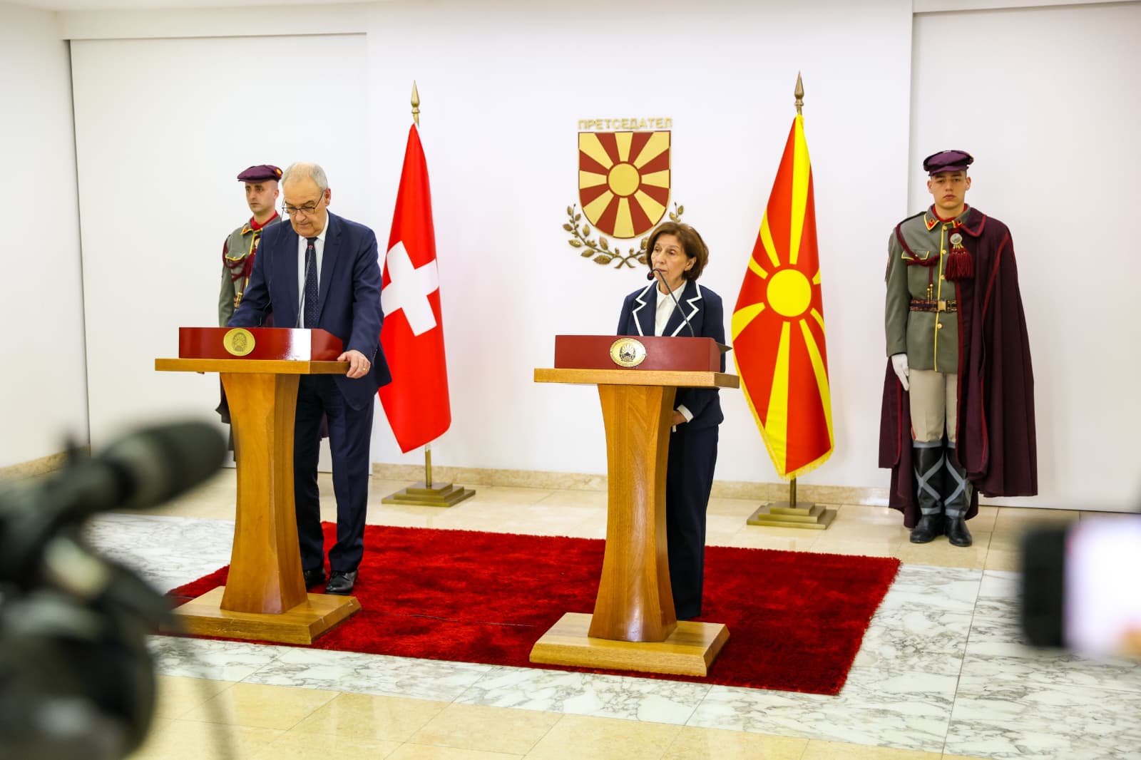 Сиљановска-Давкова по средбата со Пармелан: Да се концентрираме на реформските предизвици