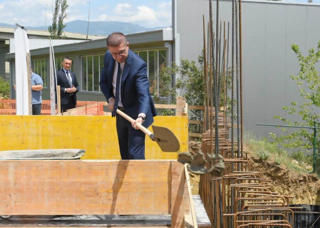 Мицкоски: Започна доградбата на ООУ „Јоаким Крчовски“ во Ѓорче Петров