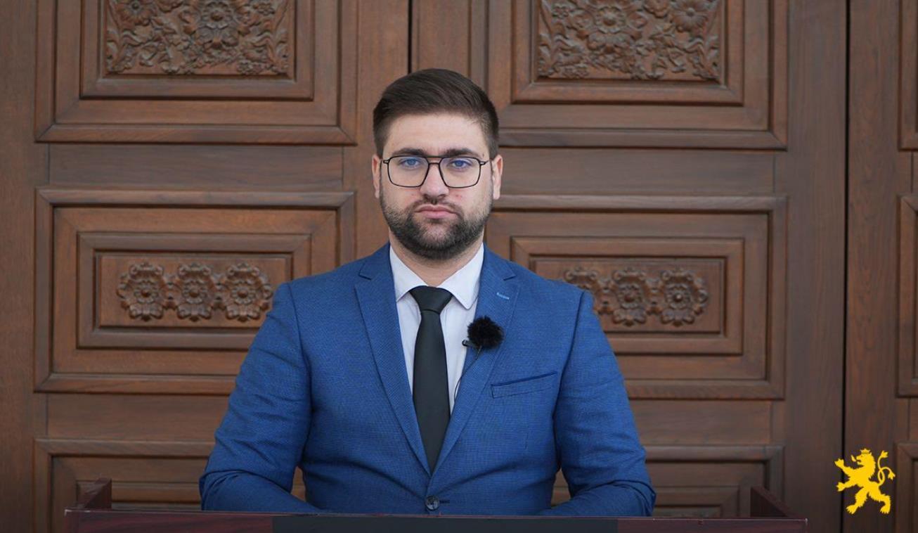 Манасиевски: Македонија не смее да потклекне поради криминалното минато на Филипче и Заев
