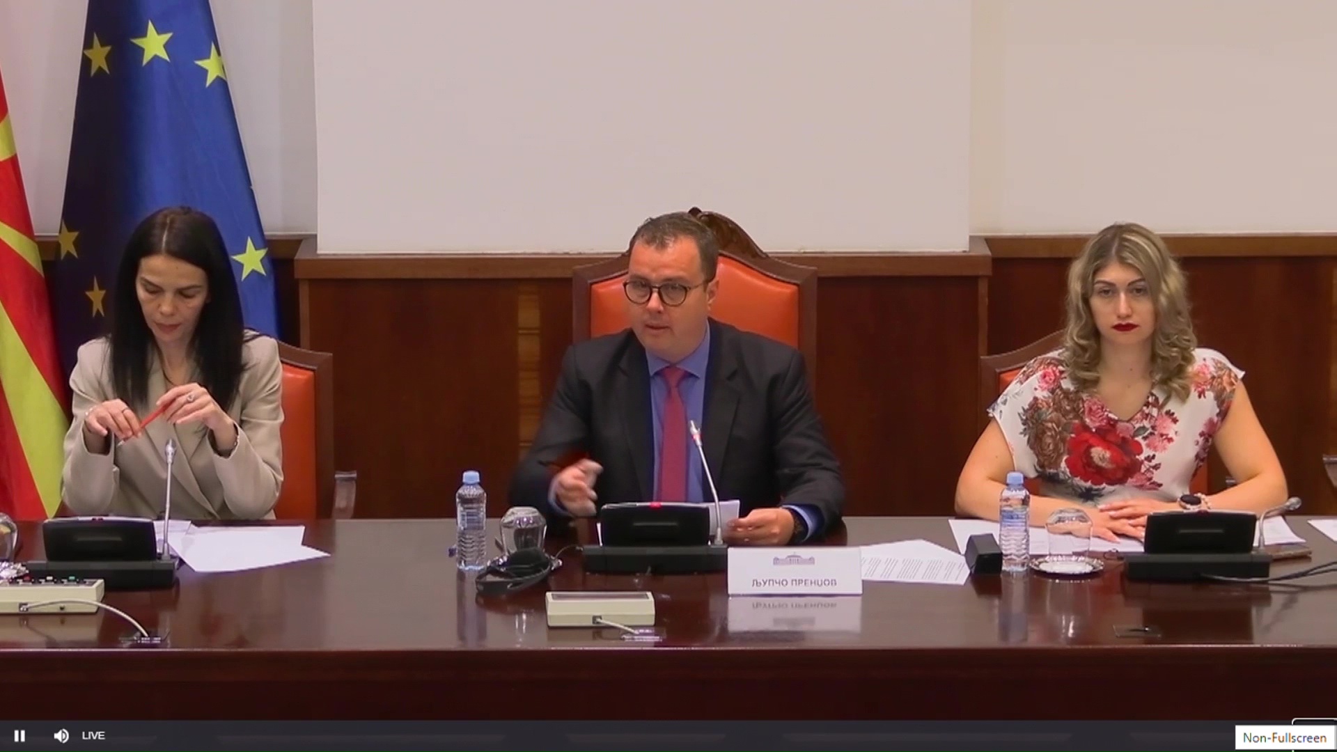 Предлог-законот за соодветна и правична застапеност на јавна расправа во Собранието