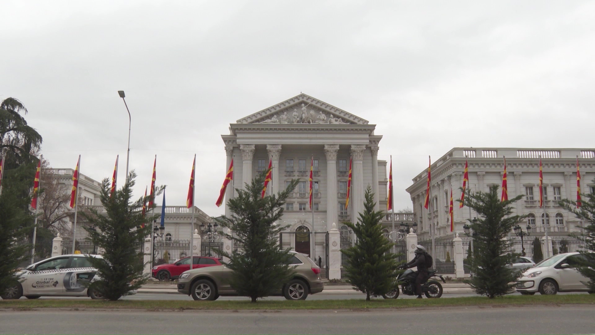 До 1 јули списокот со кадровските промени во Владата ќе биде испратен до Собранието, денеска разговори со ЗНАМ