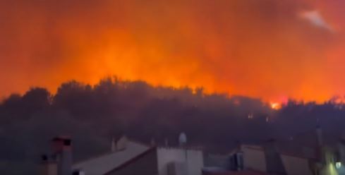 Големи пожари беснеат во јужна Европа – во Франција евакуирани 10 илјади луѓе
