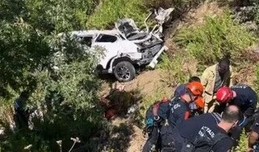 Најмалку петмина загинати во страшна сообраќајка во Анталија, трудница меѓу повредените (ВИДЕО)