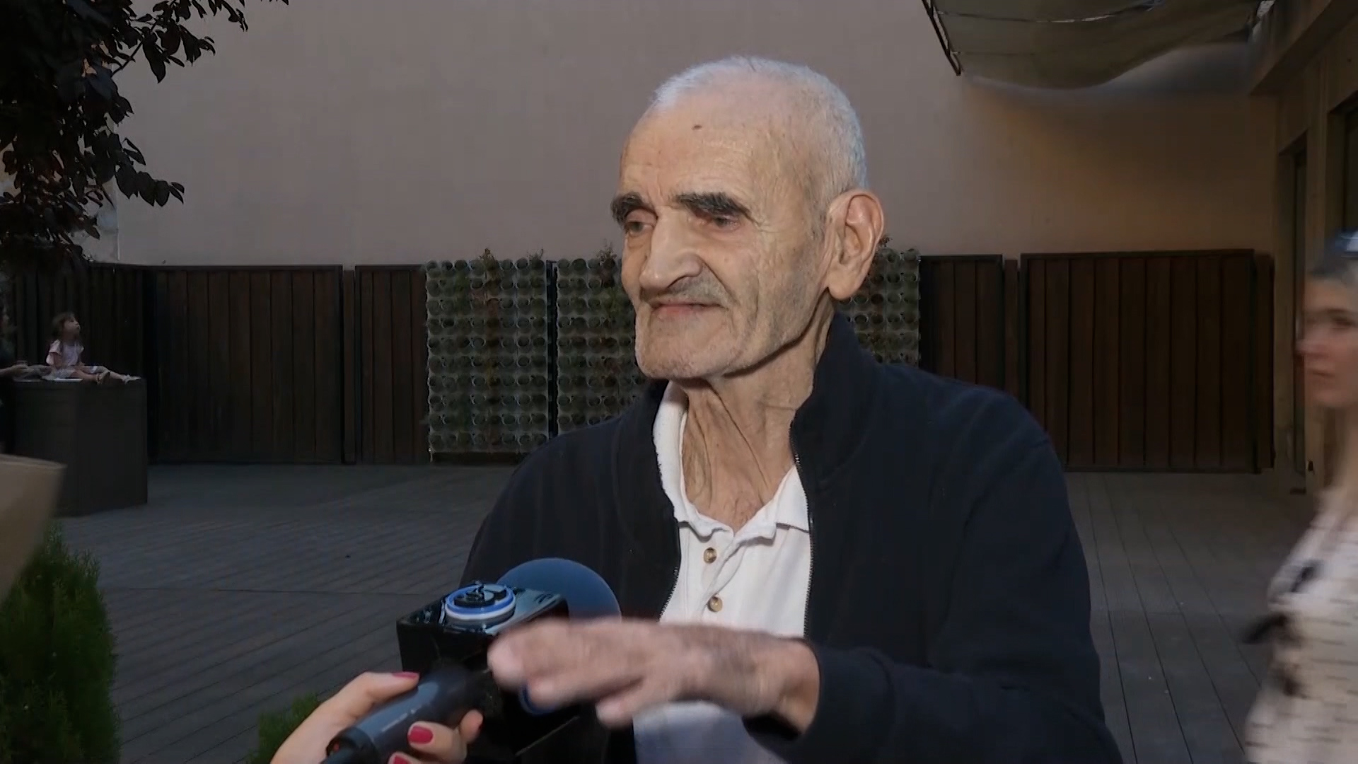 Маџовски несебично пружал помош и учествувал во потрагата по преживеани во Скопје