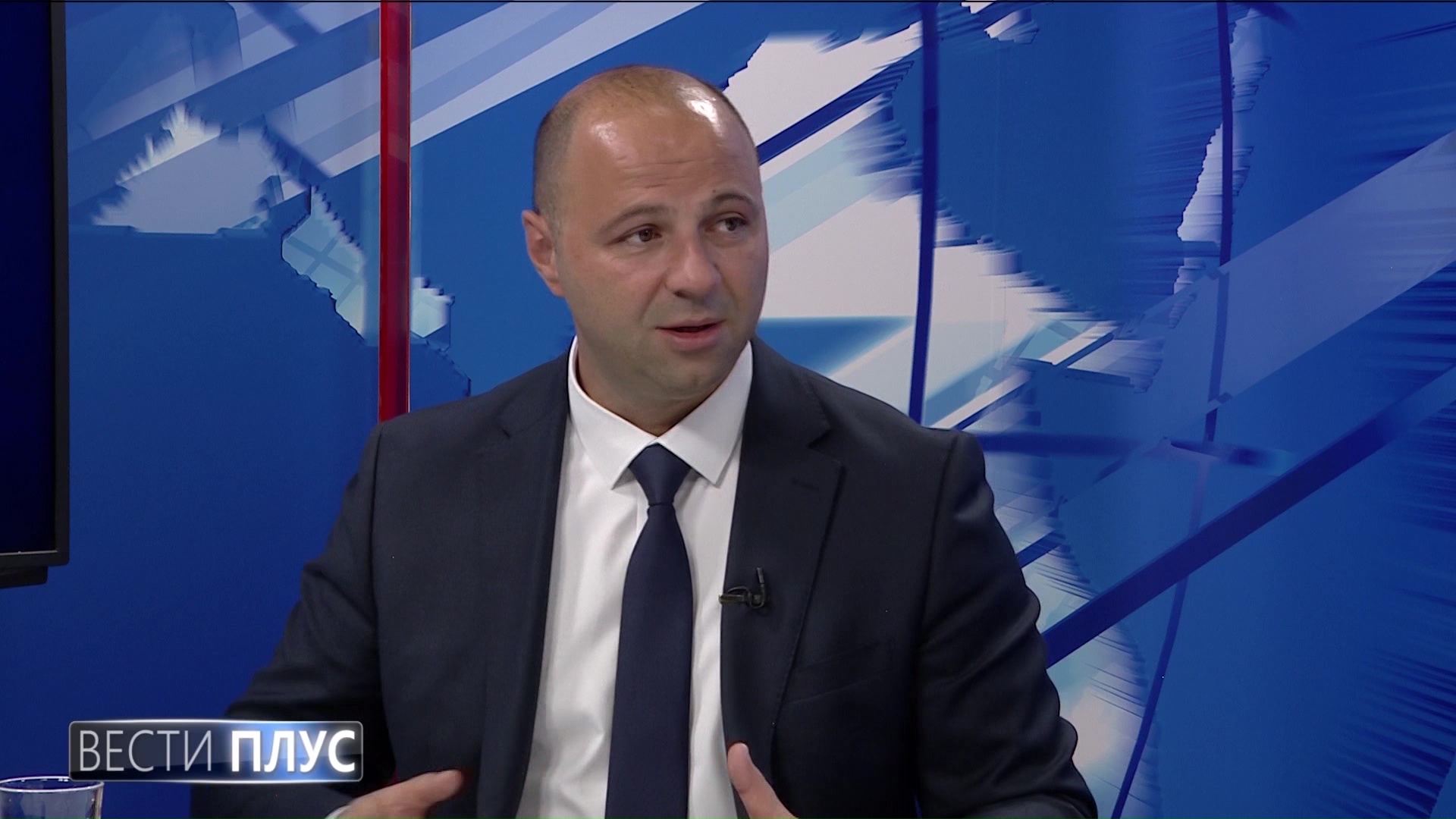 Мисајловски: Од јануари повисоки плати во армијата и трајно решение за статусот на професионалните војници