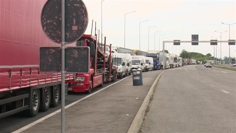 Протест на транспортерите пред седиштето на ЕУ во Скопје