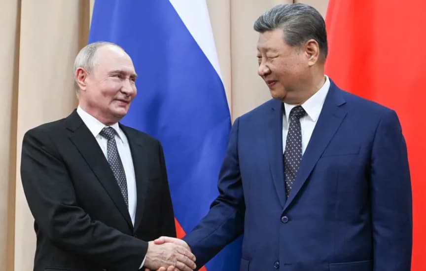Путин и Си Џинпинг се сретнаа на маргините на самитот на ШОС: Кина и Русија го засилуваат стратешкото партнерство