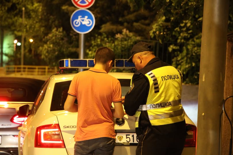 Лишени од слобода 14 возачи и со двајца малолетници е извршен службен разговор за „безобѕирно управување возило“