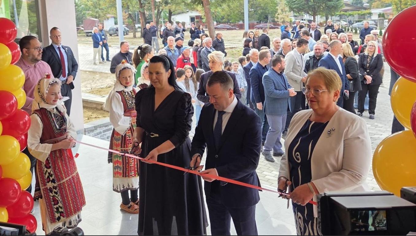 МОН: Пуштен во употреба новиот објект на ОУ „Крсте Мисирков“ во скопската населба Ченто