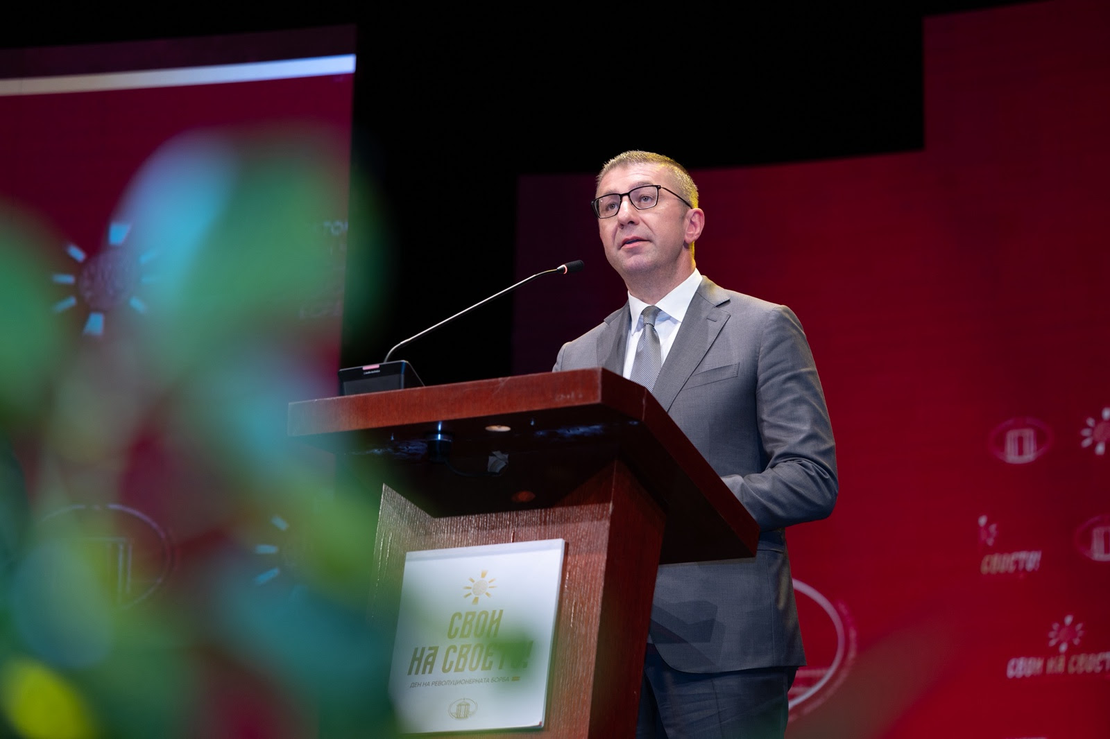 Мицкоски: Мојата задача како премиер не е да се занимавам со коски кои припаѓаат на минатото