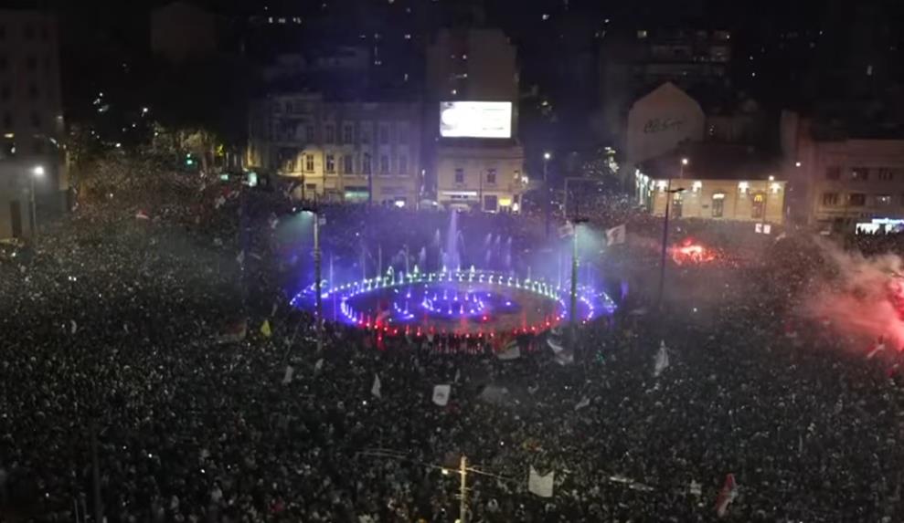 Изборната победа се слави и вечерва на плоштадот Славија во Белград
