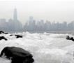 Десетина загинати во САД во ледената бура, откажани илјадници летови (ВИДЕО)