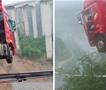 Видео: Поплавите урнаа вијадукт во Кина, камион виси преку работ