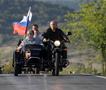 Додека беше во Алјаска, Путин на локален жител му подари мотоцикл (ВИДЕО) 