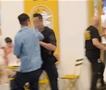 Жестока тепачка на грчки остров: Се степаа пијани туристи, настрадаа полицајците (ВИДЕО)