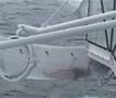 Жена се заглави во тобоган на крузер, снимката е хит (ВИДЕО)