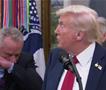 Трамп до Кенеди, кој кивна на прес конференција: Се надевам дека тукушто не се заразив со ковид (ВИДЕО)
