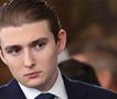 По факултетот се шири незгоден трач за синот на Доналд и Меланија Трамп, и сите велат дека токму поради тоа побегнал од Њујорк: „Тој е малку чудна појава“ 