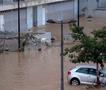 Страшно невреме ја зафати Шпанија: Водата зароби луѓе во автомобилите, пороите носат сѐ пред себе (ВИДЕО)
