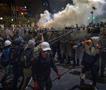 Фото: Едно лице загина, а сто се повредени на антивладините протести во Лима